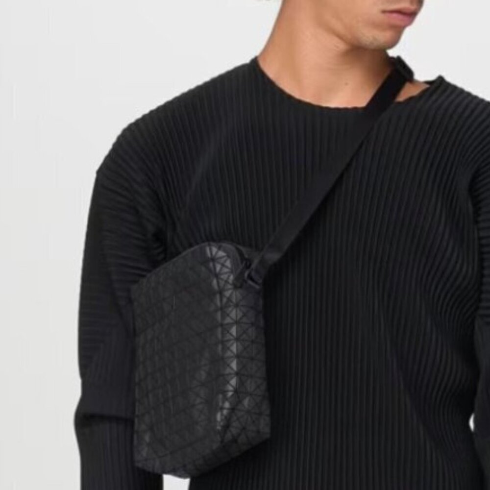 BAO BAO ISSEY MIYAKE Voyager One-Tone Black Crossbody Bag – Made in Japan